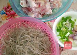 蕃薯粉蒸鸡的做法图解1