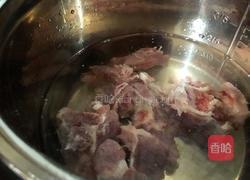 莲藕红豆骨头汤的做法图解5