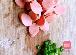 火腿肠炒饭的做法图解1