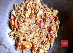 火腿肠炒饭的做法图解7