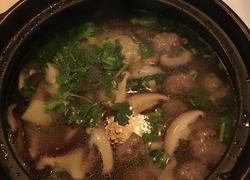 杂菇肉丸汤