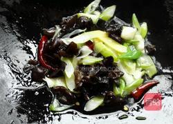 手撕包菜的做法图解2