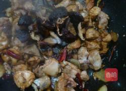 香菇土豆炖鸡块的做法图解7