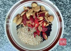 红枣芝麻黑米糊的做法图解2