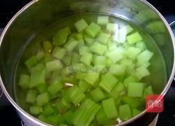 剁椒肉末炒笋丁的做法图解3