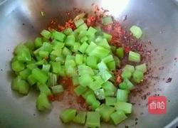 剁椒肉末炒笋丁的做法图解7