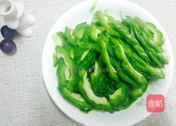 凉瓜炒肉的做法图解1