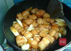 板栗红烧肉的做法图解7
