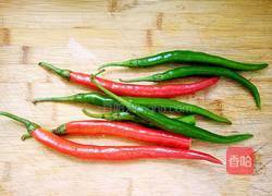 杭椒肉丁的做法图解1