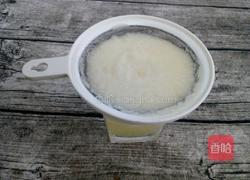 鲜榨梨汁的做法图解5