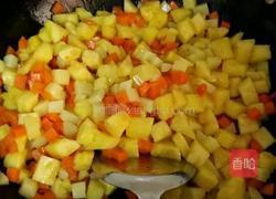 风梨炒饭的做法图解3