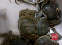 盐焗毛蟹的做法图解1