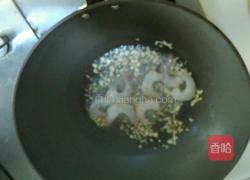 荷兰豆炒虾仁的做法图解3
