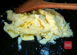 双色甘蓝炒鸡蛋的做法图解4