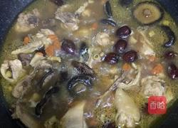 红枣香菇炖鸡汤的做法图解4