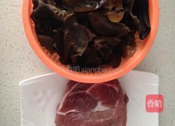 木耳饺子馅的做法图解1