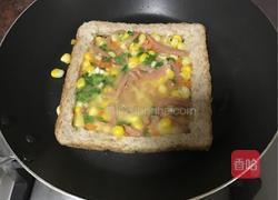 玉米面包披萨的做法图解3