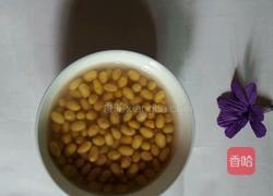 炒黄豆的做法图解1