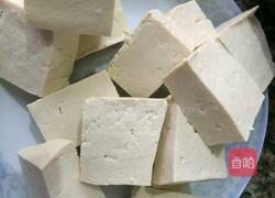 鱼炖豆腐的做法图解3