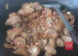 花生炖猪蹄的做法图解6