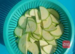 角瓜炒鸡蛋的做法图解2