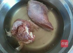 牛腩柿子煲的做法图解1