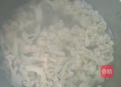 番茄青椒炒花菜的做法图解2