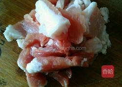 大骨头炖酸菜的做法图解5