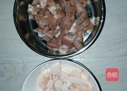 土豆猪肉的做法图解1