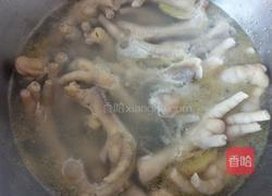 泡椒凤爪的做法图解1