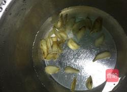 小米银耳粥的做法图解4