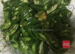 辣椒炒鸡蛋的做法图解2