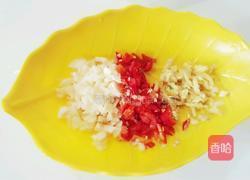 皮蛋拌豆腐的做法图解2
