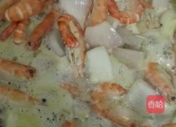 洋葱啤酒螺丝虾的做法图解2