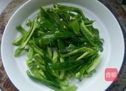 青椒茭白肉丝的做法图解4