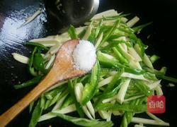 青椒茭白肉丝的做法图解11