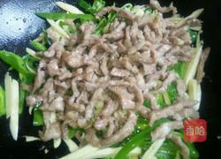 青椒茭白肉丝的做法图解12