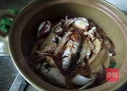 杂鱼煲的做法图解3