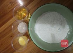 香酥饼干的做法图解1