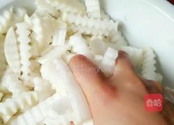酸辣萝卜的做法图解2