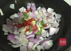 洋葱炒卤肠的做法图解5