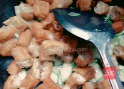 西葫芦炒油条的做法图解2