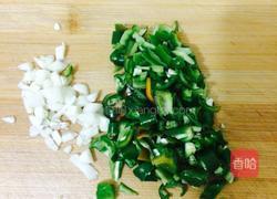 辣椒炒毛豆的做法图解2