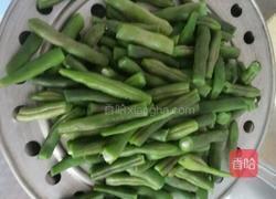 肉炒紫豆角的做法图解1