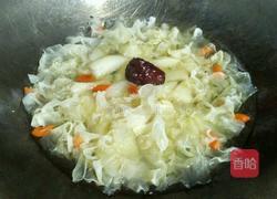 冰糖银耳雪梨汤的做法图解6