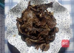 牛肝菌炒肉的做法图解2