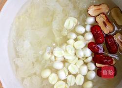 莲子银耳红枣汤的做法图解6