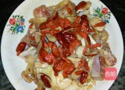 红枣枸杞蒸鸡的做法图解4