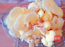 黄蘑打卤面的做法图解3