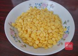 香甜玉米片的做法图解1